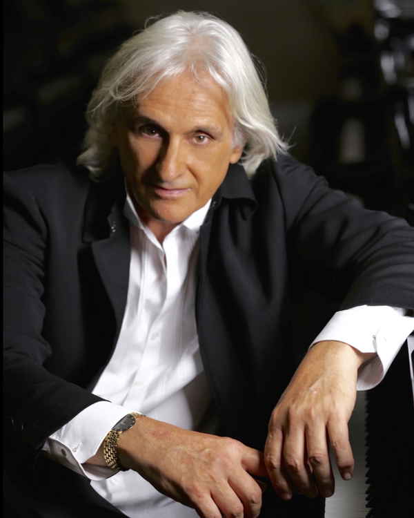 Las Vegas Celebrity Pianist headshot | Altus Entertainment